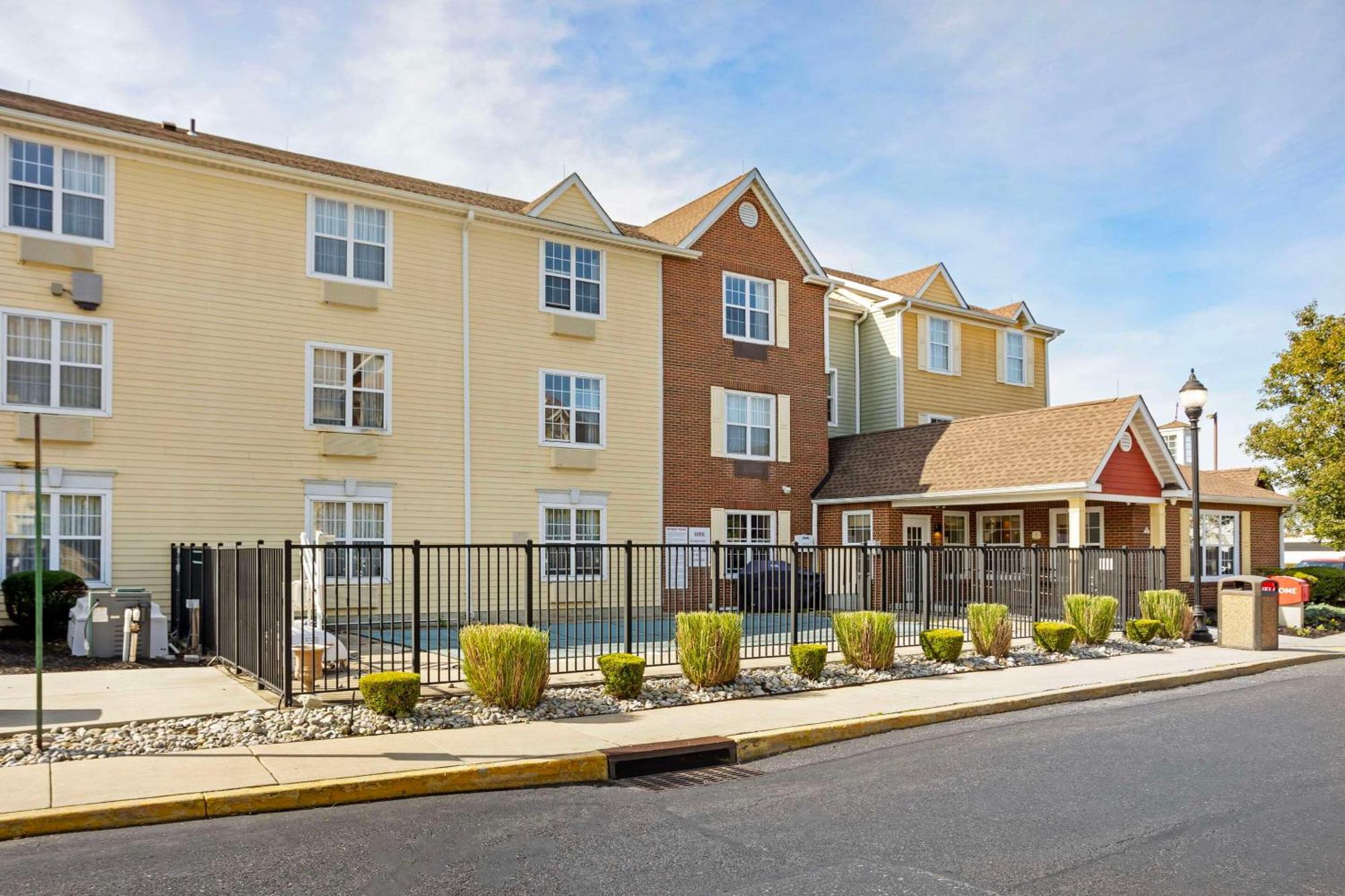 Mainstay Suites Mt Laurel - Philadelphia Mount Laurel Bagian luar foto